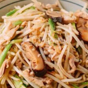 Fried Bean Sprouts with Chicken