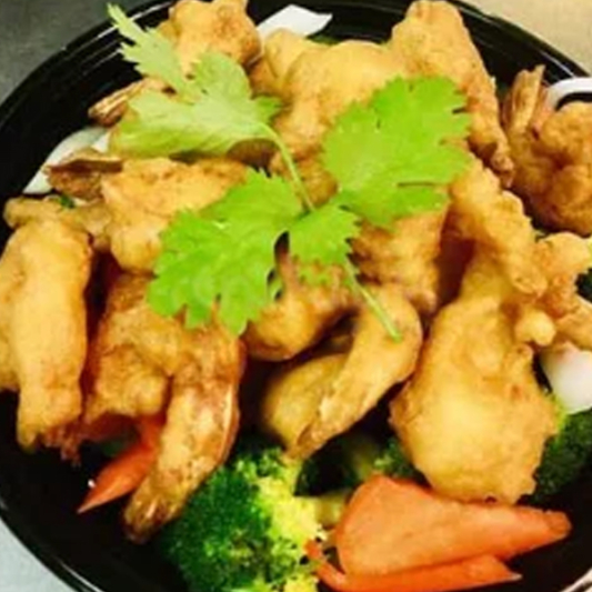 Shrimps and Chicken with Mayo Sauce