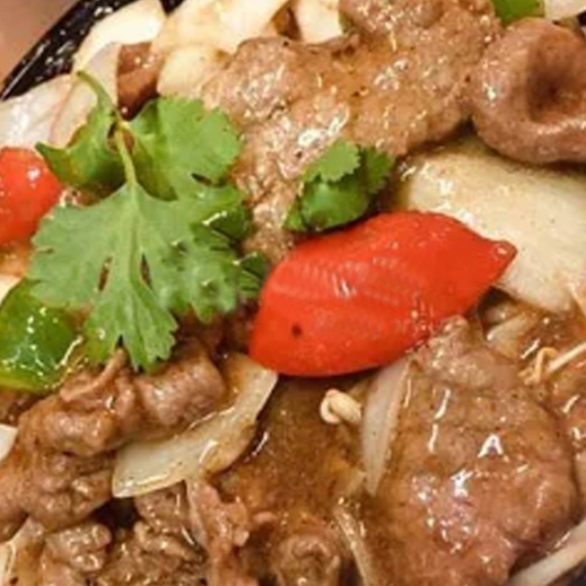 Stir-Fried Large Noodles with Meat and Vegetables, Satay Sauce