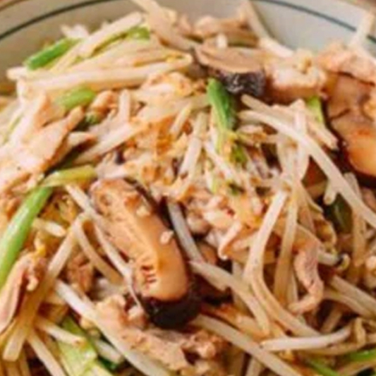 Fried Bean Sprouts with Chicken