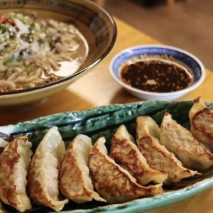 Jiazu Potstickers (10 pcs)