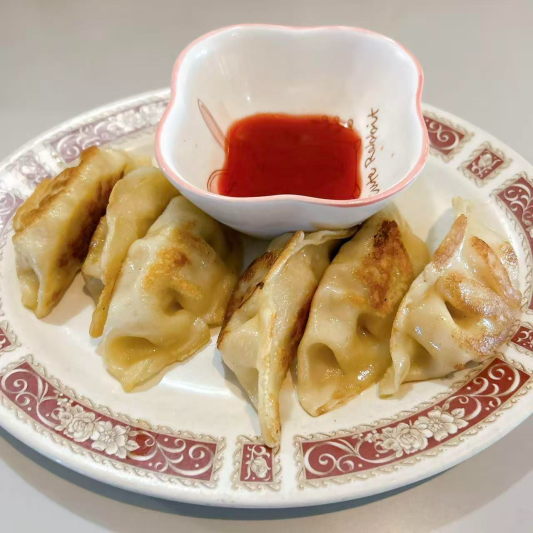 4. Dumplings (6 pcs)