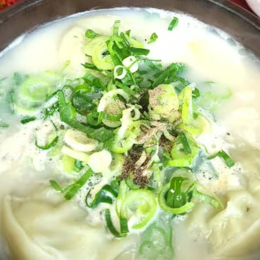 Dumpling Soup 만두국 (Ox Bone Soup)