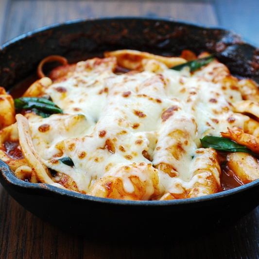 Spicy Cheese Rice Cake  치즈떡볶이