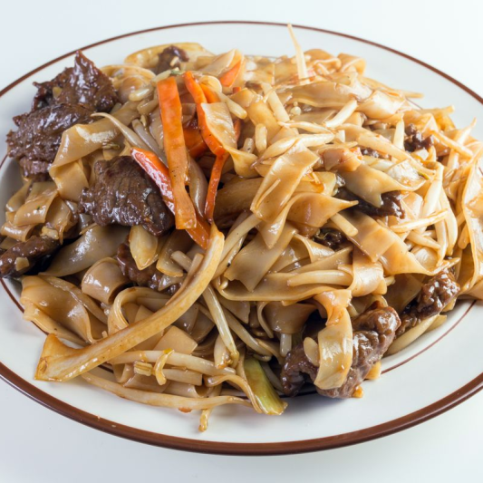 Fried Beef with Flat Rice Noodles