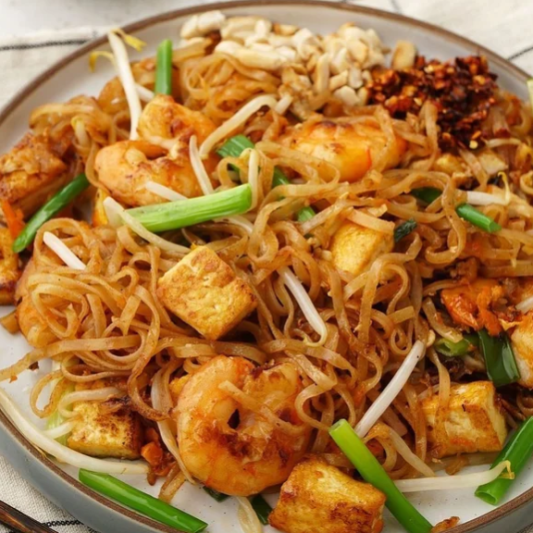 G. Combo Pad Thai - Chicken, Beef & Seafood