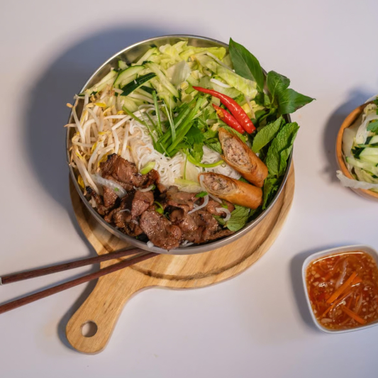 Grilled Pork Vermicelli and Egg Roll / Bun Thit Nuong Cha Gio