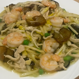 Stir-Fried Seafood & Vegetables / 溜三絲 유산슬