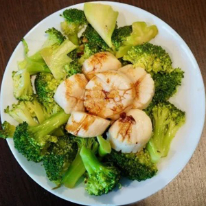 Scallops with Broccoli