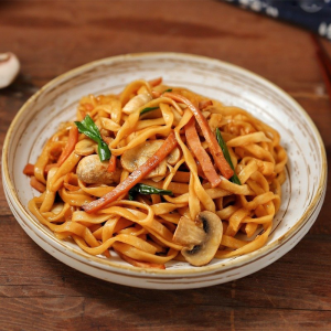Mushroom Chow Mein