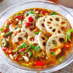 A4. Hot & Sour Lotus Root 酸辣藕片