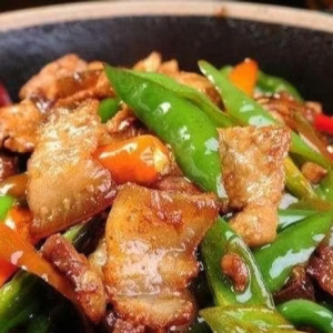 S14. Shredded Pork with Green Pepper 农家小炒肉