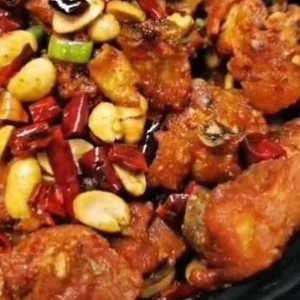 Crispy Chicken with Hot Chilli (with Bones) 辣子鸡块