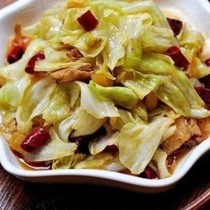 Stir-Fried Szechuan-Style Cabbage in Casserole (with Meat) 干锅手撕包菜(有猪肉)