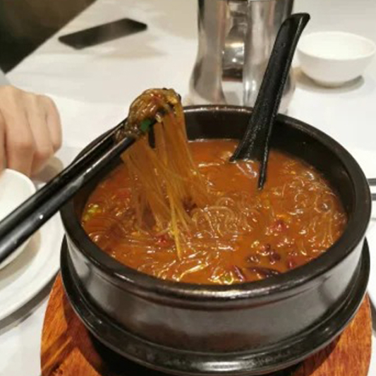 Rice Noodles & Minced Pork in Hot Pot with Spicy Sauce 川味肉末粉丝煲
