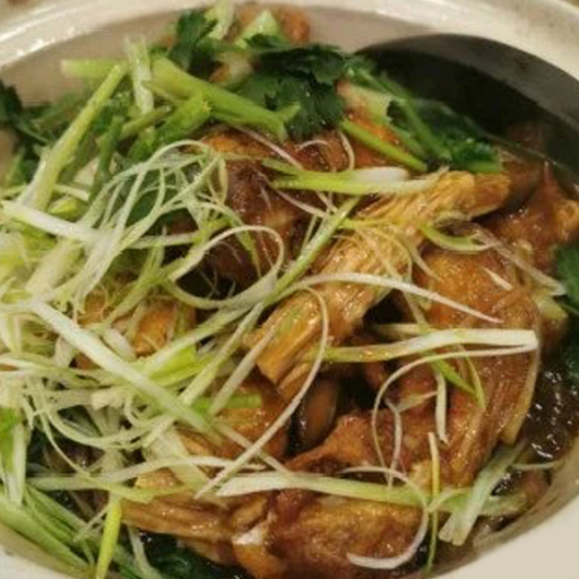 Braised Tilapia in Clay Pot 啫啫鲫鱼煲