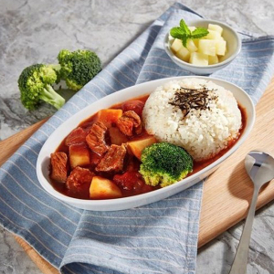 Tomato Sauce with Beef on Rice with Egg
