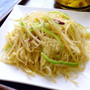 Stir-Fried Sliced Potato with Green Pepper