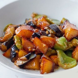 Stir-Fried Eggplant with Potato and Green Pepper
