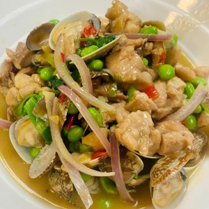 Spicy Fried Chicken with Clams