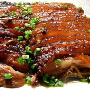 022. Fatty Pork with Preserved Veggies 梅菜扣肉