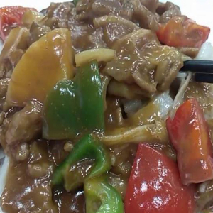 122. Beef with Satay Sauce on Rice Noodles 沙爹牛河