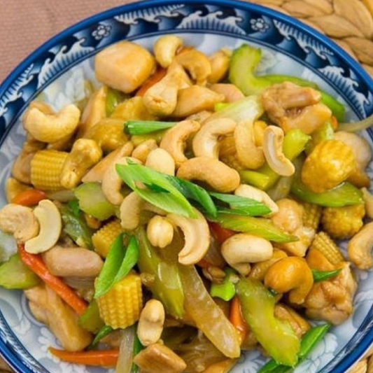 043. Cashew Nut Gai Ding (Diced Chicken) 腰果雞丁