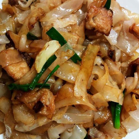 123. Sliced Pork Toro with Rice Noodles 豬頸脊干炒河