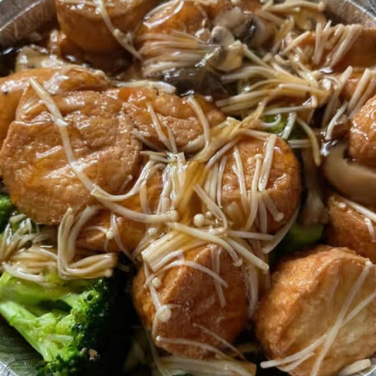 075. Egg Roll Tofu with Enoki Mushrooms 金菇扒玉子豆腐
