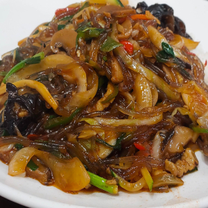 14. Glass Noodles with Sauteed Vegetables and Rice / Fideos Transparentes con Vegetales Salteados y Arroz 