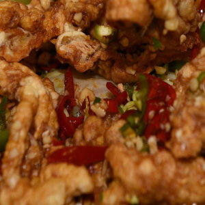 Fried Chicken with Hot and Sour Soy Sauce / Pollo Frito con Salsa de Soja Agria y Picante