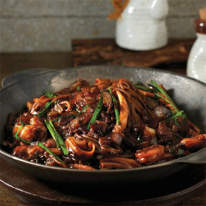 Black Soybean Noodles