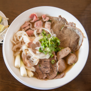 19. Combination Pho - Pho Dac Bi&ecirc;t