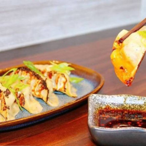 Chicken Potstickers (6 pcs)