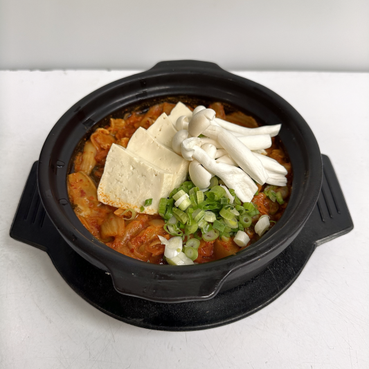 Kimchi-jjigae 김치찌개