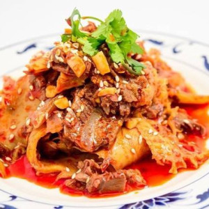 Sliced Beef & Ox Tongue in Chili Sauce 夫妻肺片