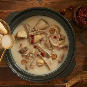Pork Belly with Chicken 猪肚鸡