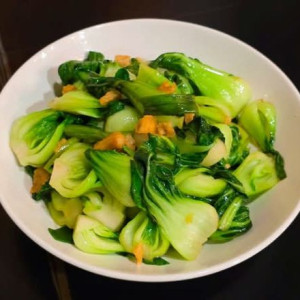 Stir-Fried Bok Choy with Fried Pork 油渣小白菜