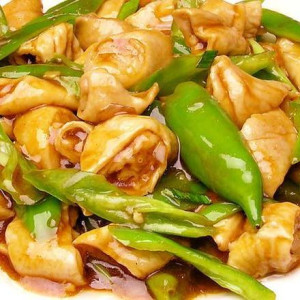 Stir-Fried Pork Intestines with Green Pepper 尖椒爆肥肠