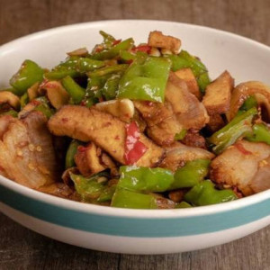 Stir-Fried Beancurd with Salty Pork 农家炒香干