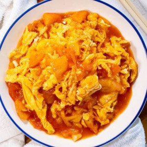 Stir-Fried Tomato with Eggs 西红柿炒鸡蛋