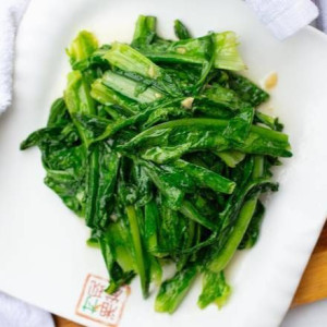 Fried Romaine Lettuce with Garlic Sauce 蒜蓉油麦菜