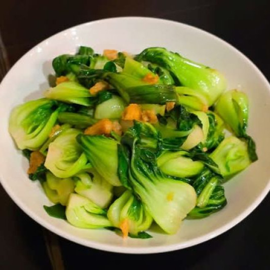 Stir-Fried Bok Choy with Fried Pork 油渣小白菜