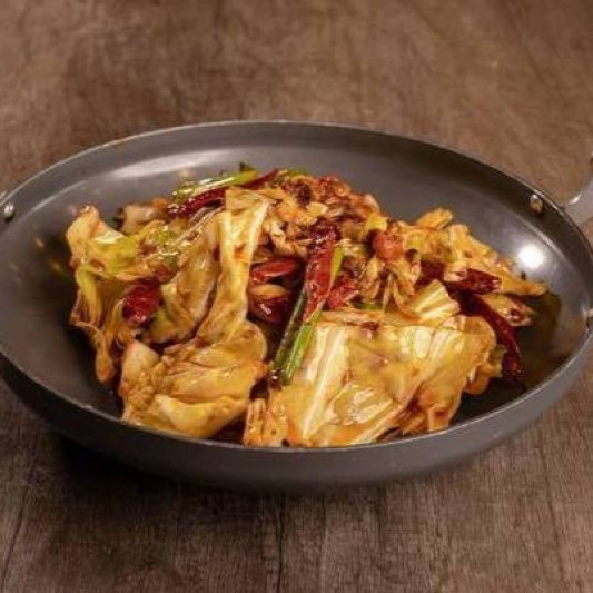 Griddle Cabbage with Pork 干锅手撕包菜