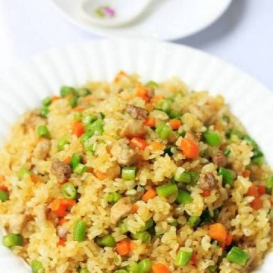 Stir-Fried Rice with Pickled Cowpea 肉末酸缸豆炒饭