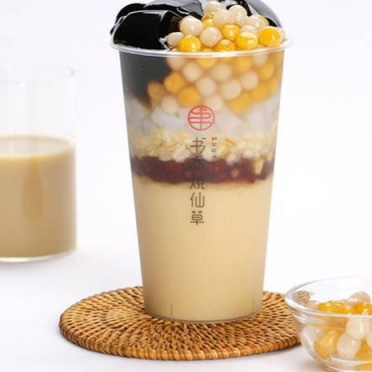 Taro Balls Grass Jelly Milk Tea (500 ml) 小芋圆烧仙草