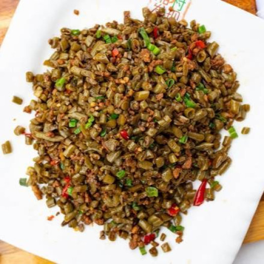 Stir-Fried Cowpea with Minced Pork 肉末酸豇豆