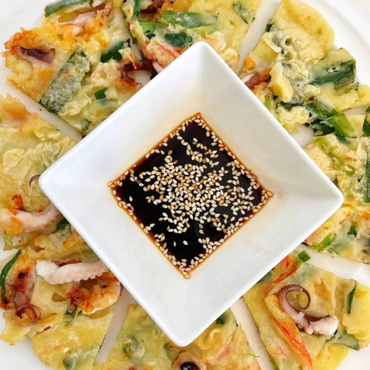 Seafood Pancake / 해물파전 / 海鲜饼