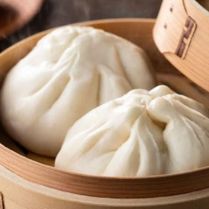 Pork and Chinese Cabbage Buns (4 pcs) / 猪肉白菜包子 (4个)