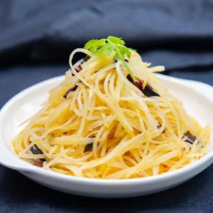 Chili & Vinegar Shredded Potatoes / 炝拌土豆丝